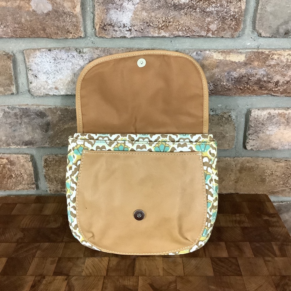 RELIC Seashell Print Crossbody Bag - Picture 4 of 9